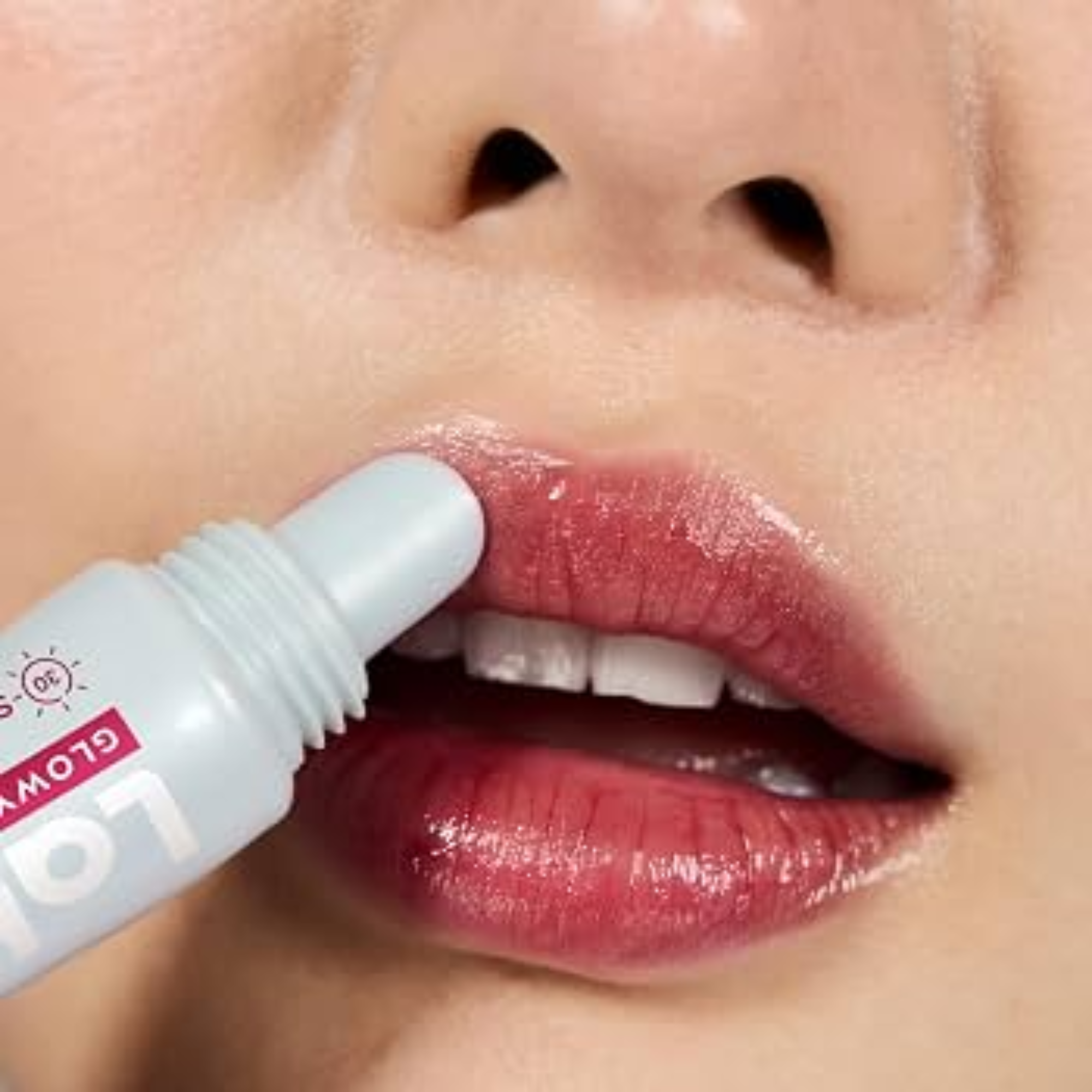 Labello Glowy lips Berry con color - Imagen 2